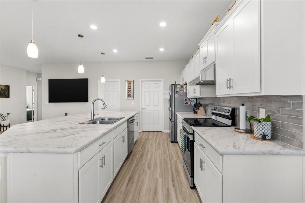 1553 FLEUR DRIVE gallery image #7