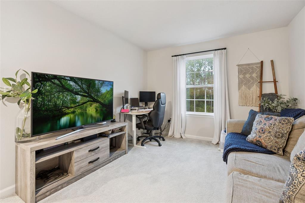 1472 EUCALYPTUS WAY gallery image #10