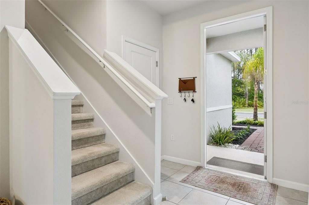 1472 EUCALYPTUS WAY gallery image #4