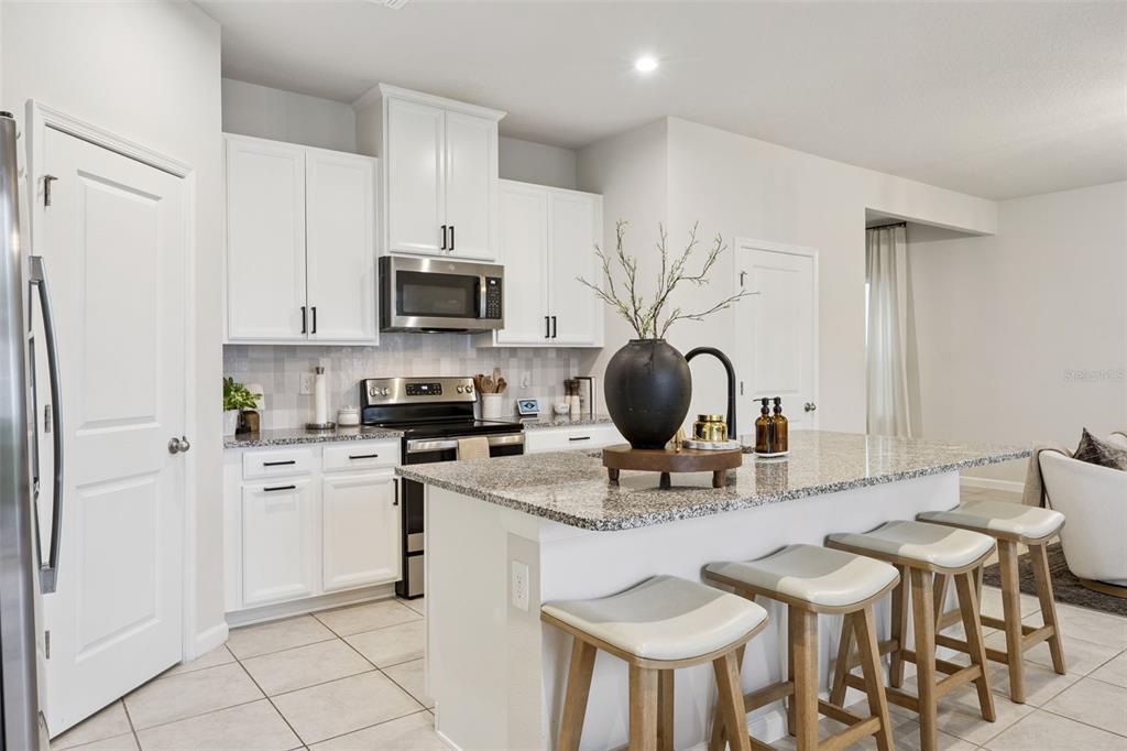 1472 EUCALYPTUS WAY gallery image #7