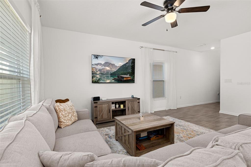 1066 BERRY LANE gallery image #10