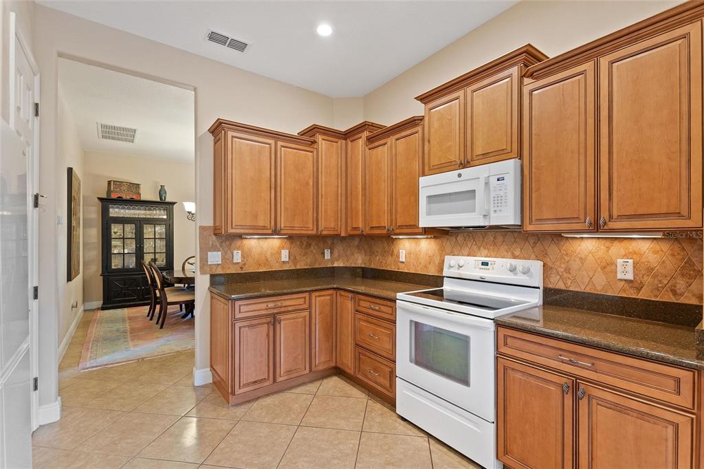 807 BELLA VIANA ROAD gallery image #12