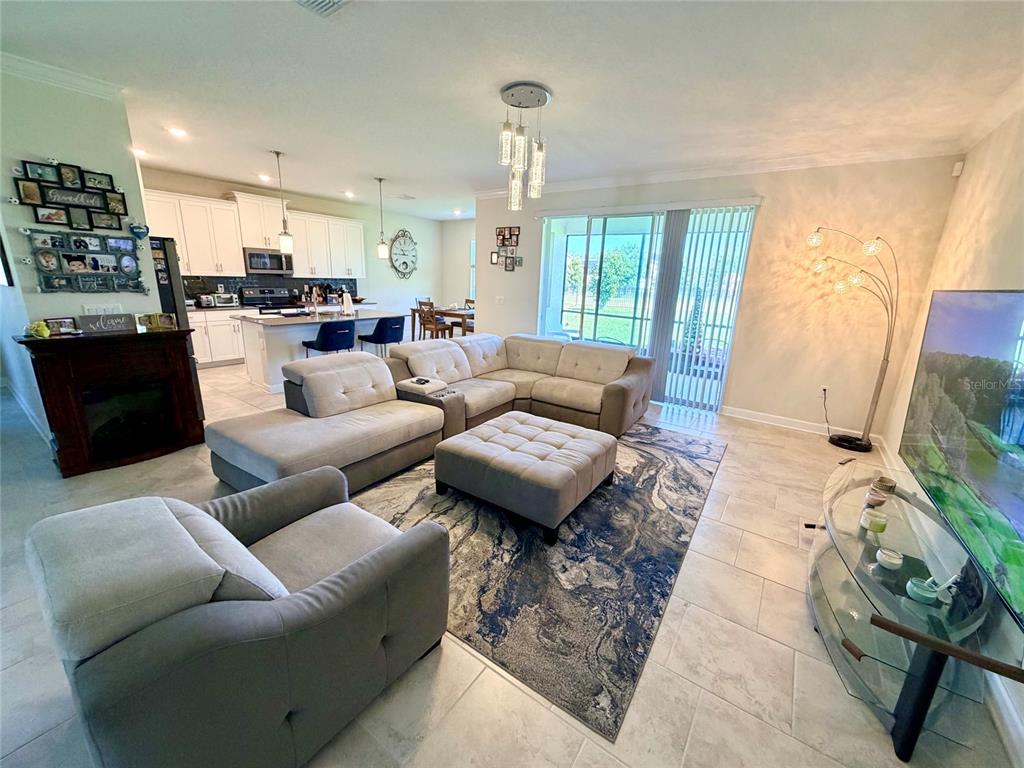 2572 CAMDEN PARK CIRCLE gallery image #4