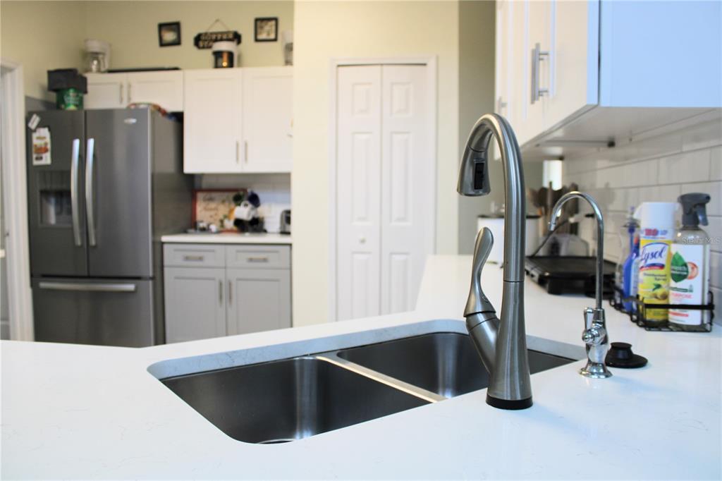 484 BRITTEN DRIVE gallery image #14