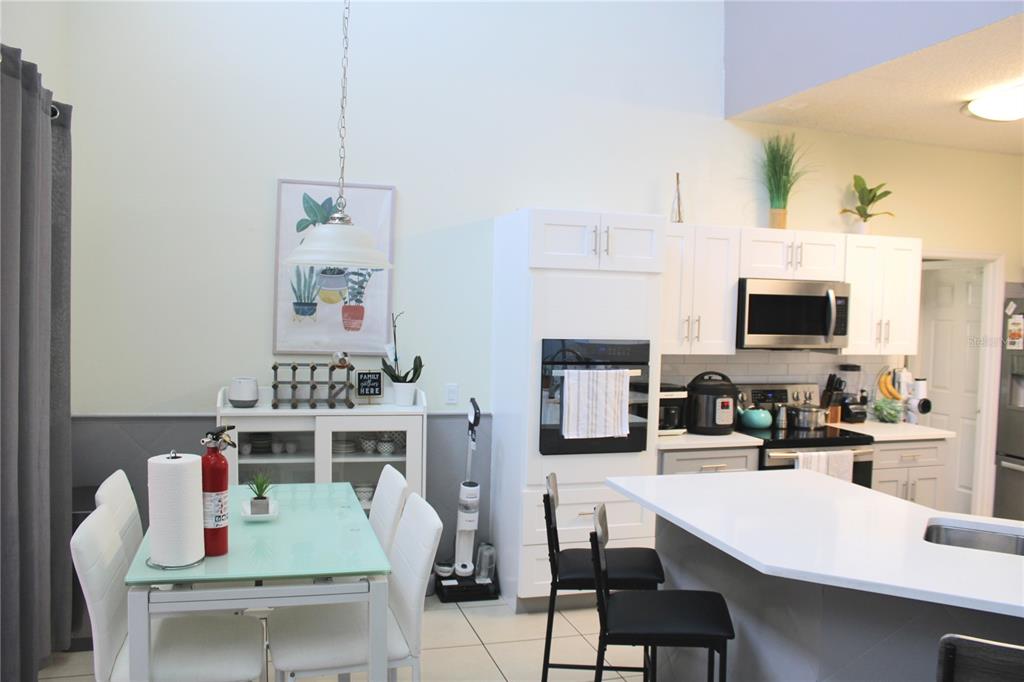 484 BRITTEN DRIVE gallery image #16