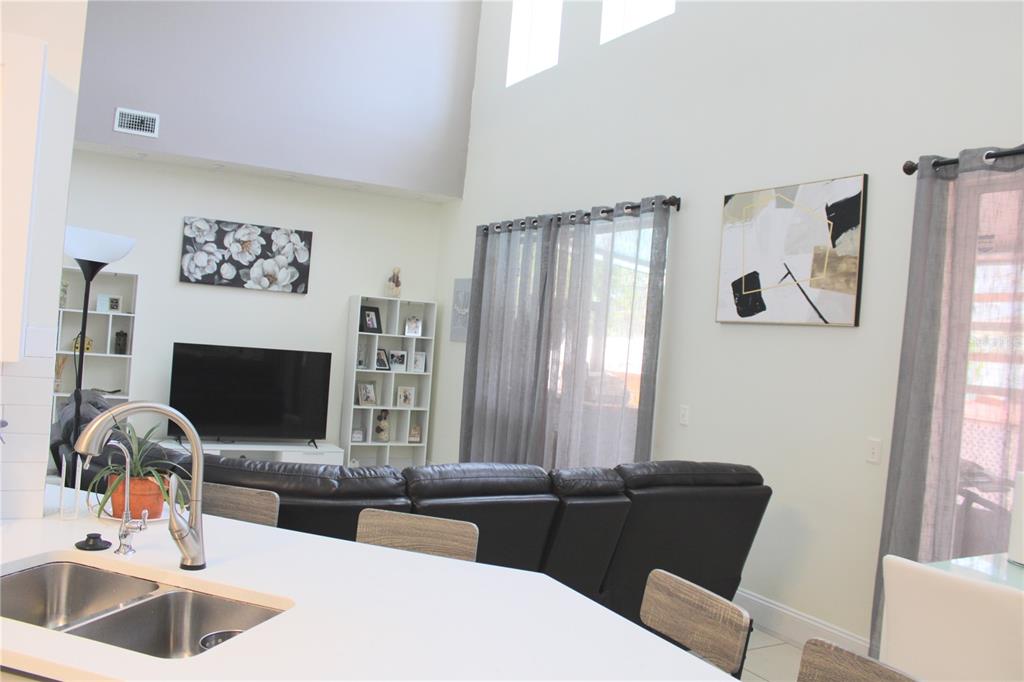 484 BRITTEN DRIVE gallery image #17