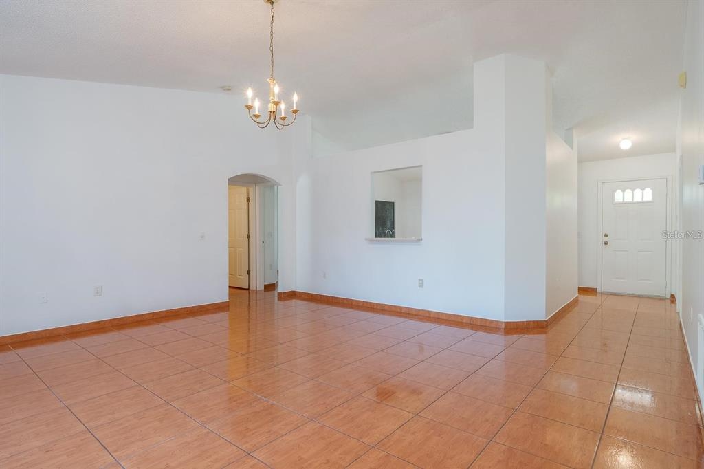 718 PINCON LANE gallery image #4