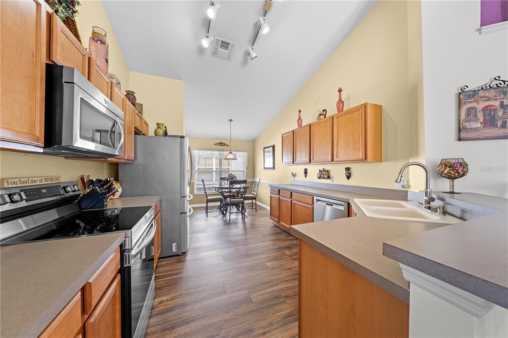 2513 CROWN RIDGE CIRCLE gallery image #17