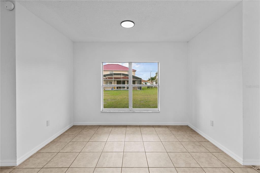 4556 FICUS TREE ROAD gallery image #12