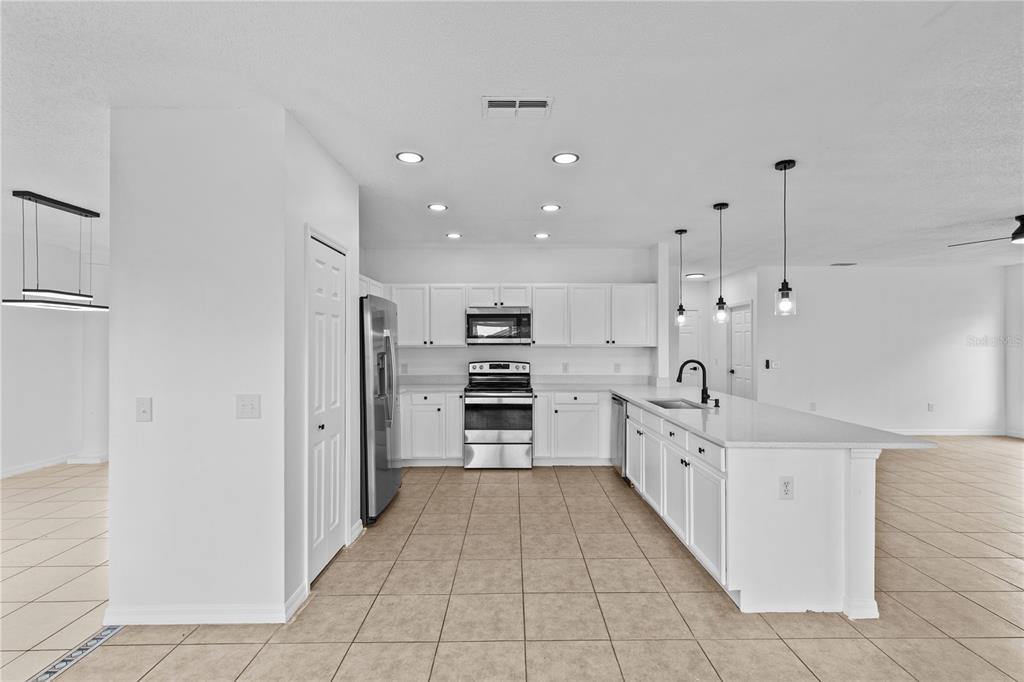 4556 FICUS TREE ROAD gallery image #13