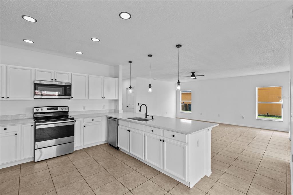 4556 FICUS TREE ROAD gallery image #14