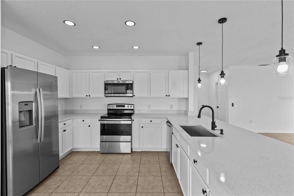4556 FICUS TREE ROAD gallery image #15