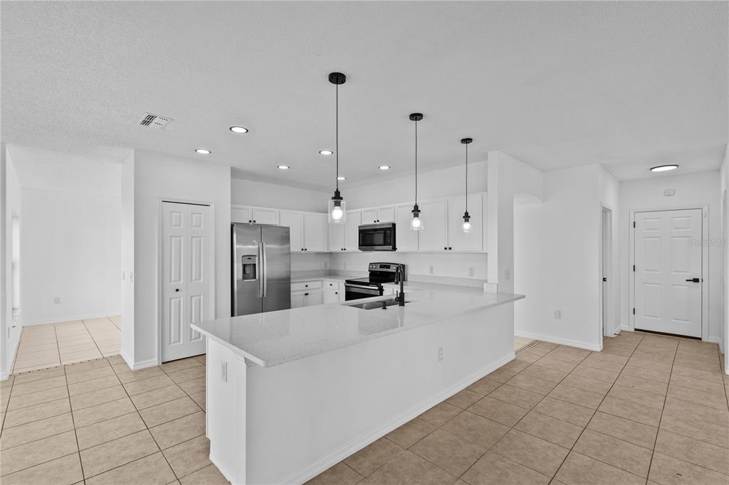 4556 FICUS TREE ROAD gallery image #18