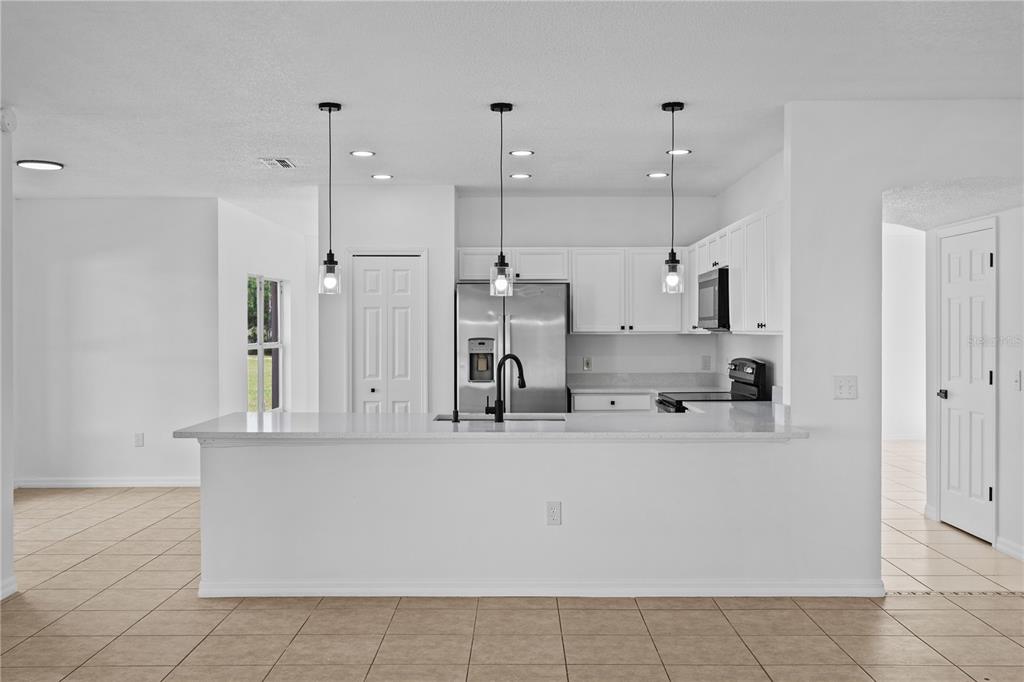 4556 FICUS TREE ROAD gallery image #19