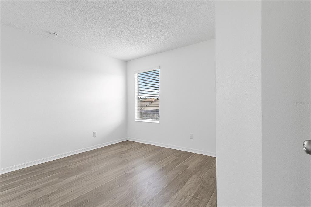 1060 SEASONS BOULEVARD gallery image #26