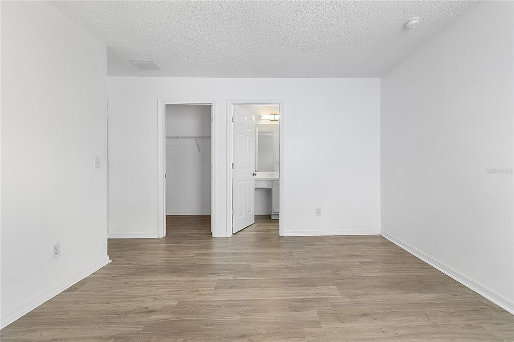 1060 SEASONS BOULEVARD gallery image #30