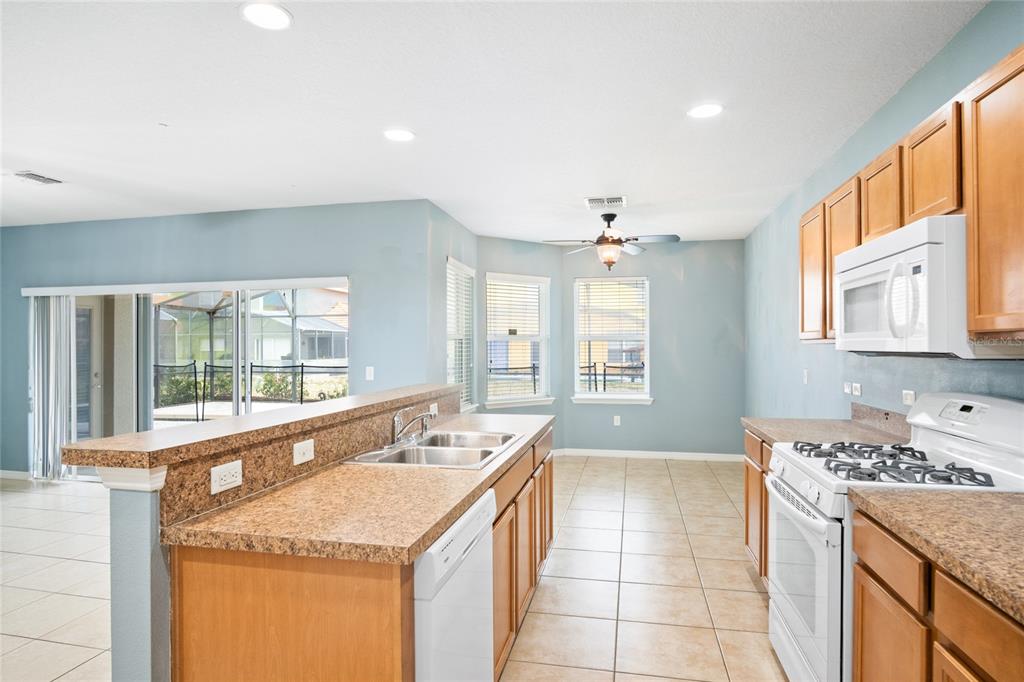 118 MIRO DRIVE gallery image #10
