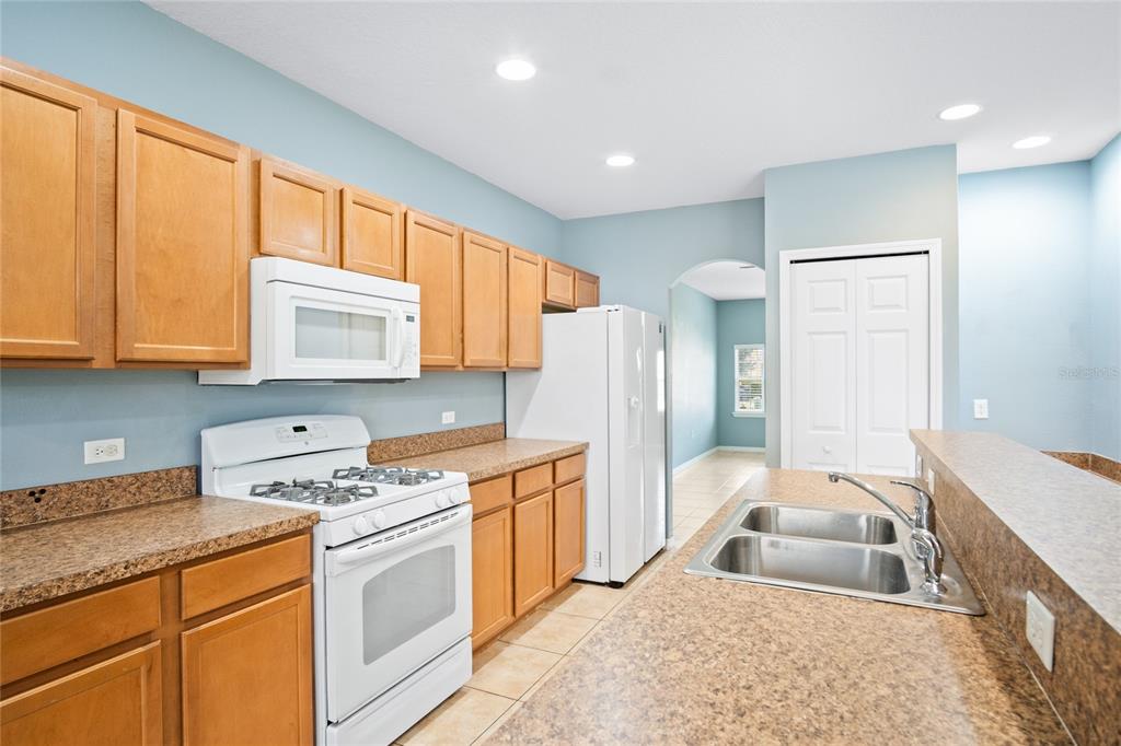 118 MIRO DRIVE gallery image #11
