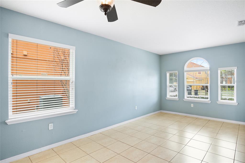 118 MIRO DRIVE gallery image #8