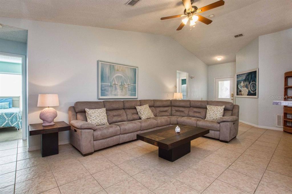 1529 INDIAN OAKS TRAIL gallery image #11