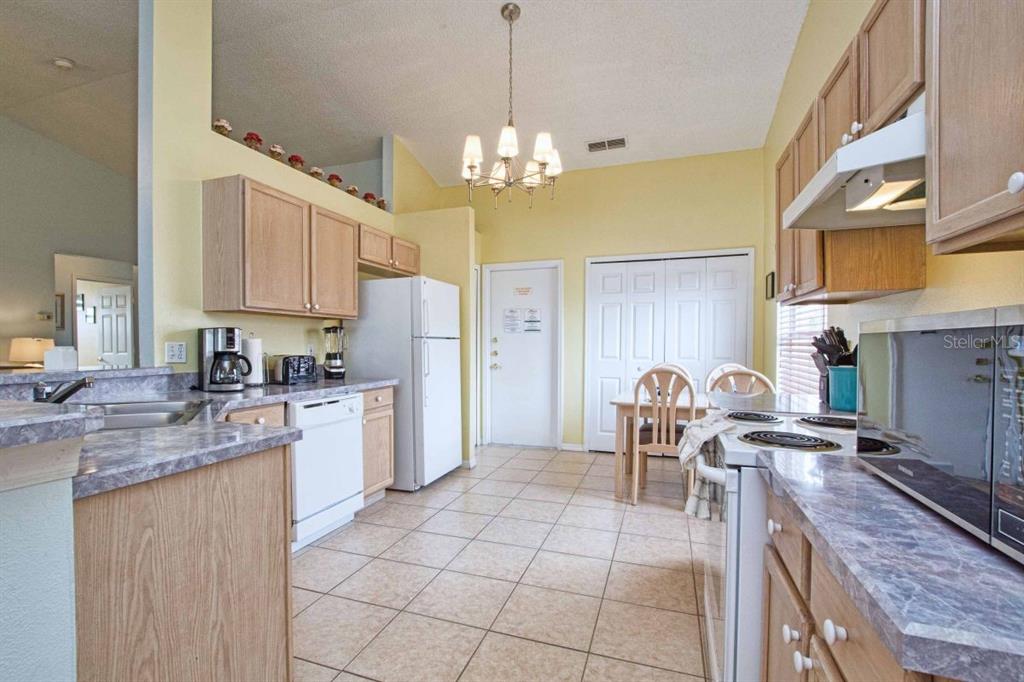 1529 INDIAN OAKS TRAIL gallery image #14