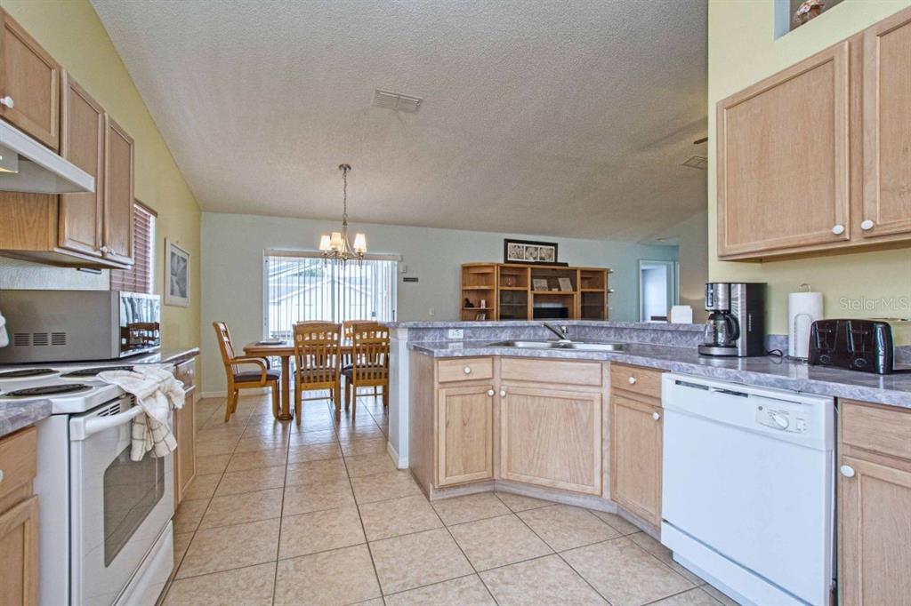 1529 INDIAN OAKS TRAIL gallery image #15