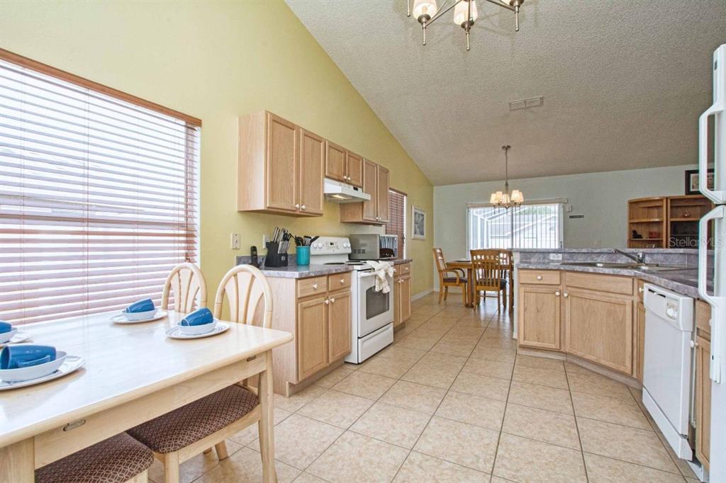 1529 INDIAN OAKS TRAIL gallery image #17