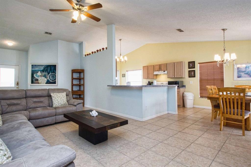 1529 INDIAN OAKS TRAIL gallery image #4