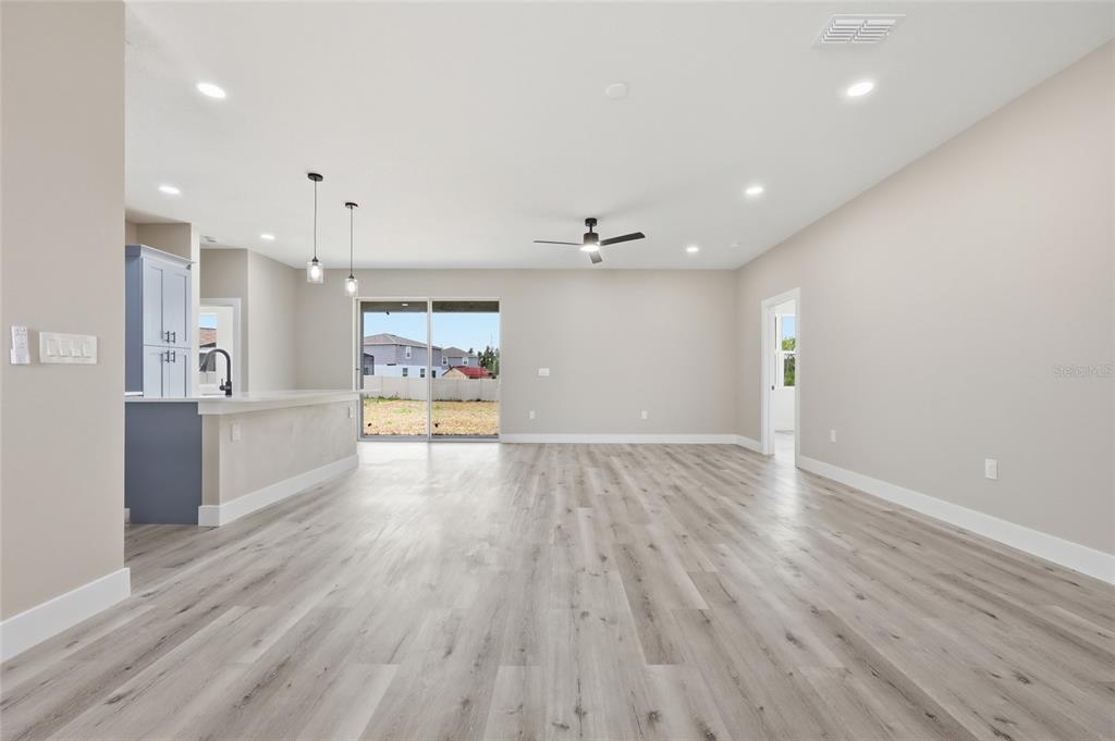 367 CAMELLIA COURT gallery image #12