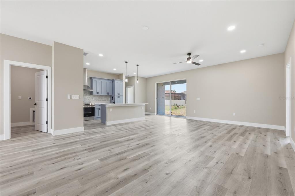 367 CAMELLIA COURT gallery image #13