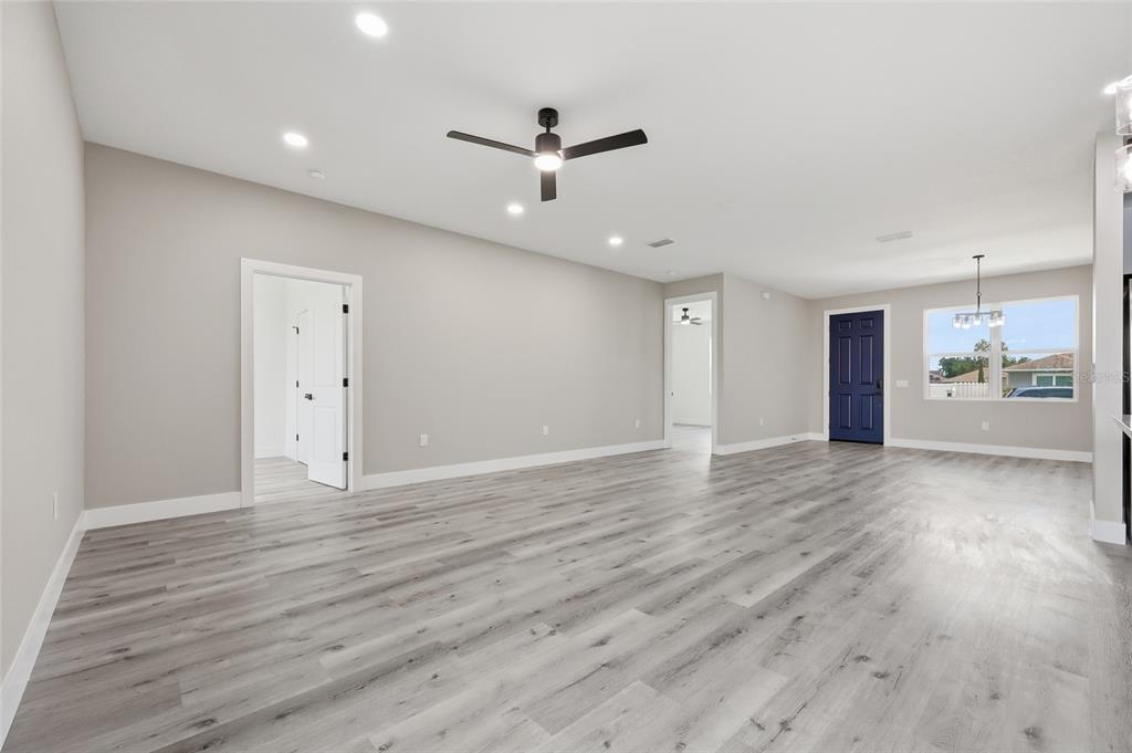367 CAMELLIA COURT gallery image #14