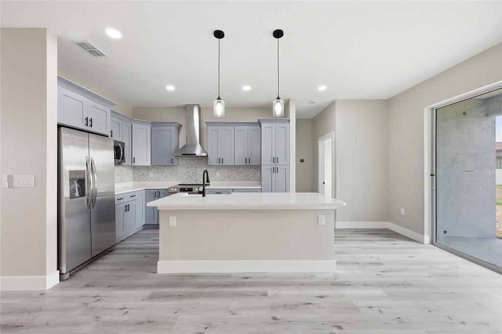 367 CAMELLIA COURT gallery image #16