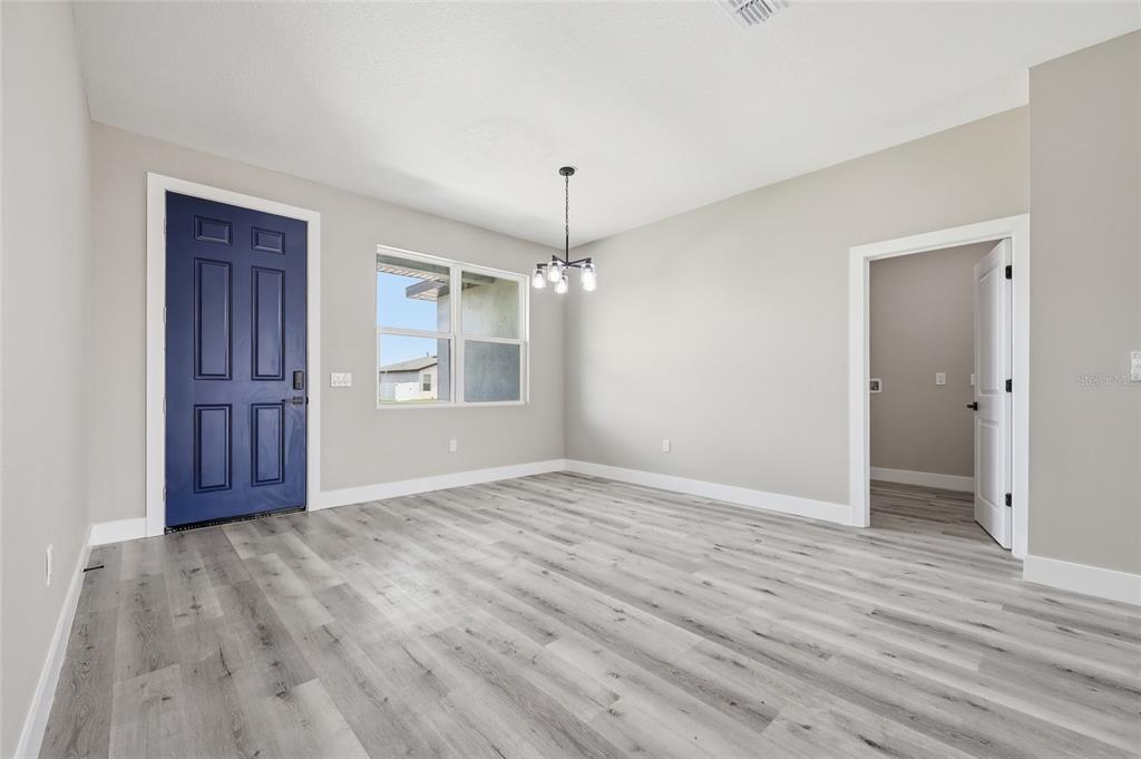 367 CAMELLIA COURT gallery image #8