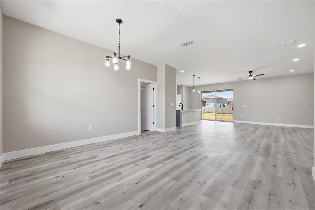 367 CAMELLIA COURT gallery image #9