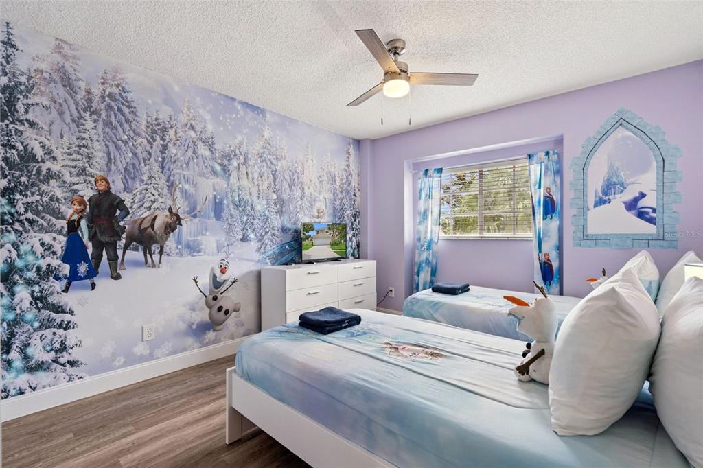 2694 LA ISLA COURT gallery image #16
