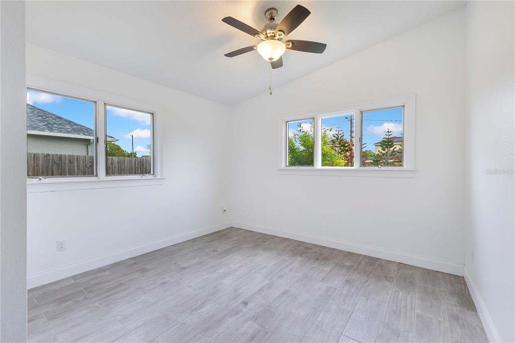 1448 FLAMINGO DRIVE gallery image #10