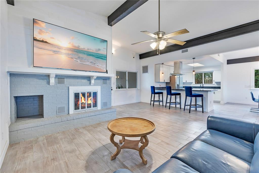 1448 FLAMINGO DRIVE gallery image #2
