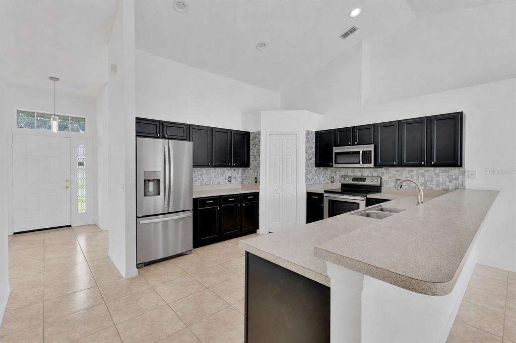 617 BROCKTON DRIVE gallery image #4