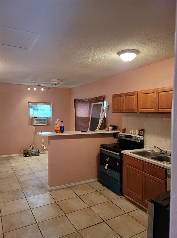 107 E CYPRESS STREET gallery image #11