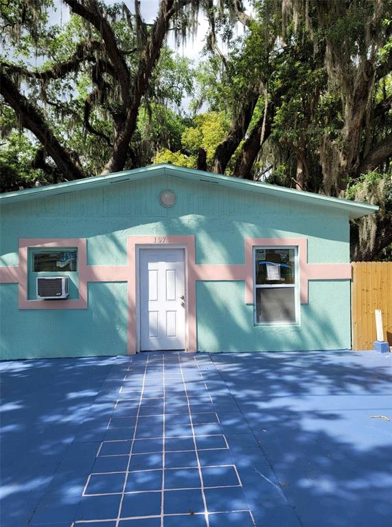 107 E CYPRESS STREET gallery image #2