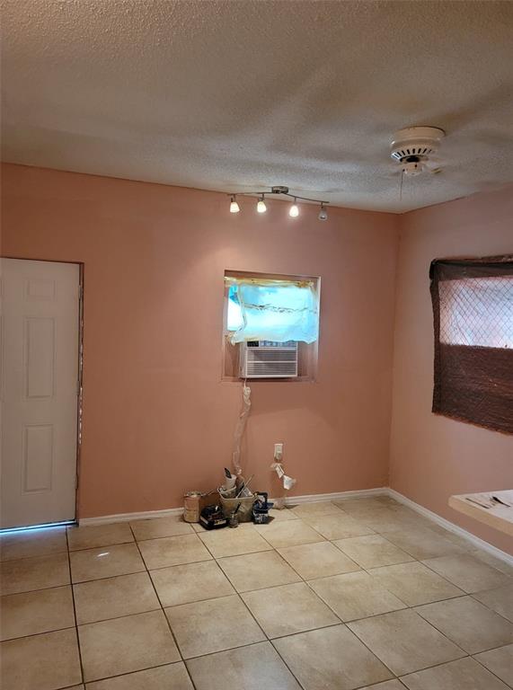 107 E CYPRESS STREET gallery image #8