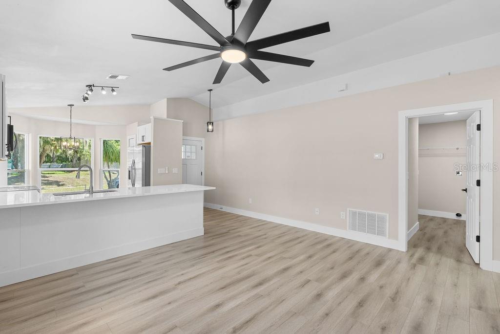 6330 RUTHIE DRIVE gallery image #10