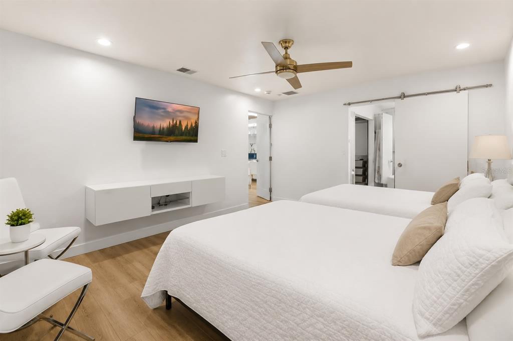 10539 WOODWAY DRIVE gallery image #17