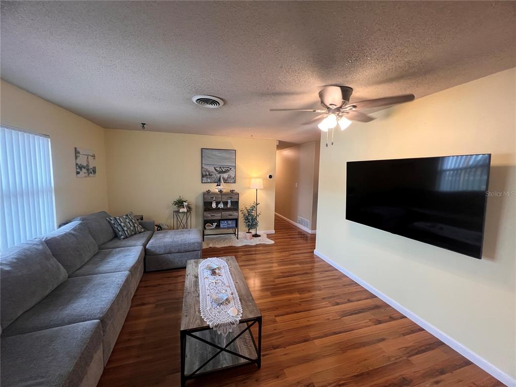 10626 BRESSLYN BOULEVARD gallery image #5