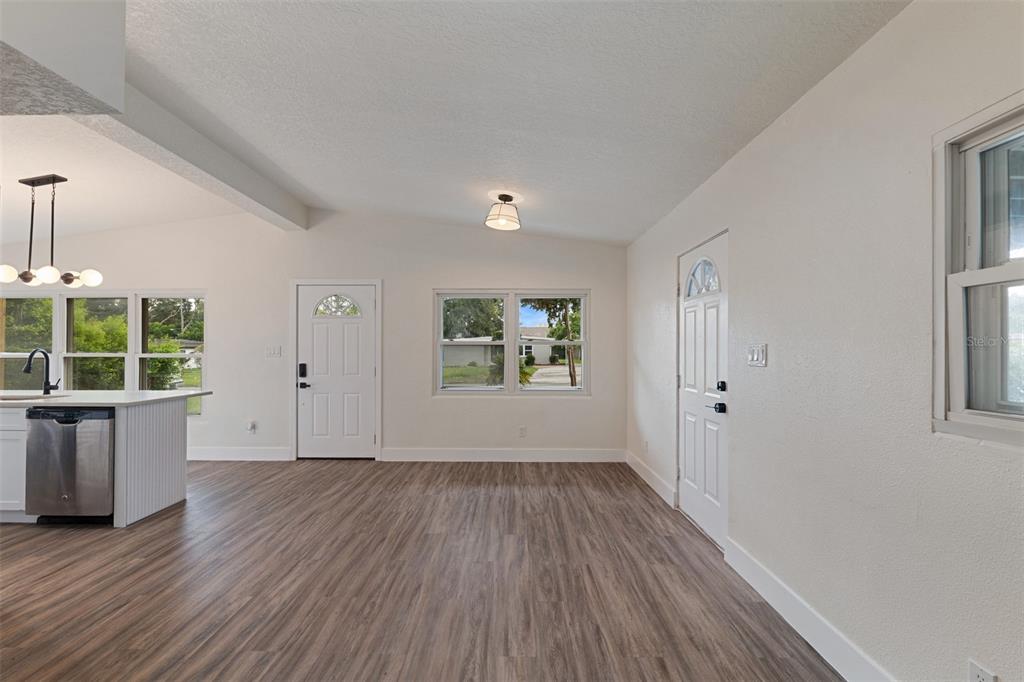 4431 SOUTHMORE DRIVE gallery image #10