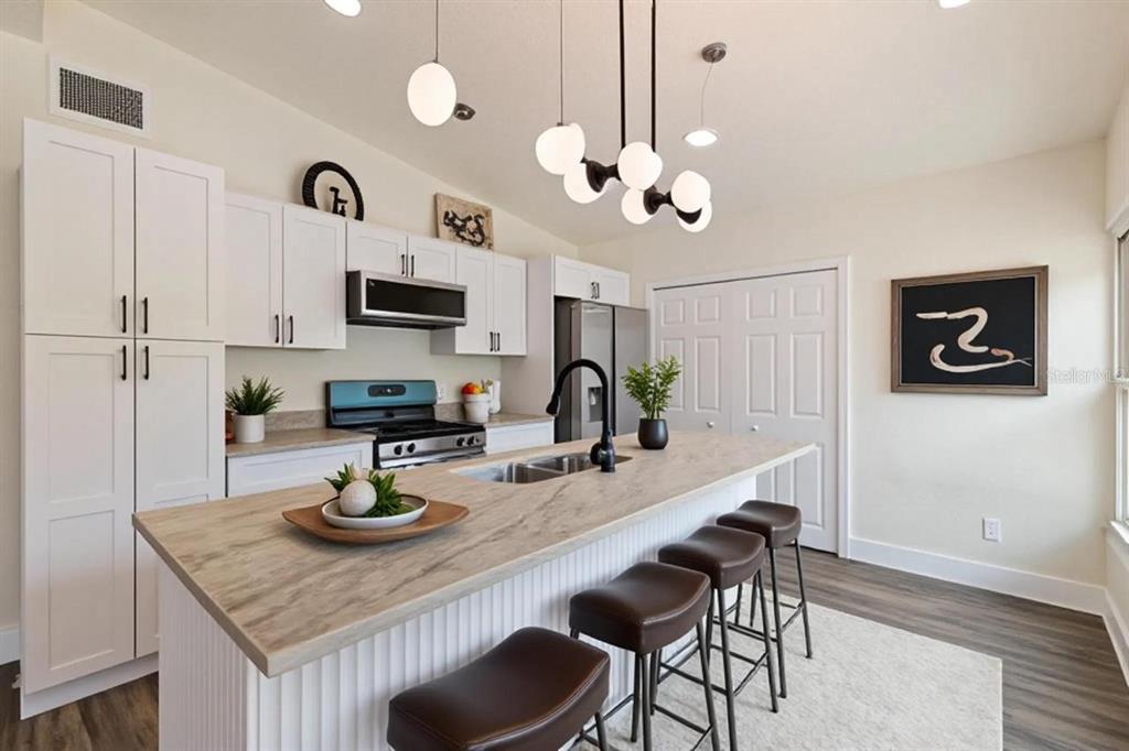 4431 SOUTHMORE DRIVE gallery image #9