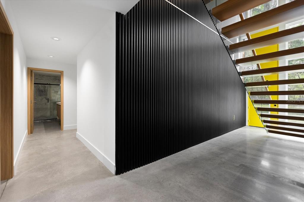 3807 S SEMORAN BOULEVARD gallery image #16