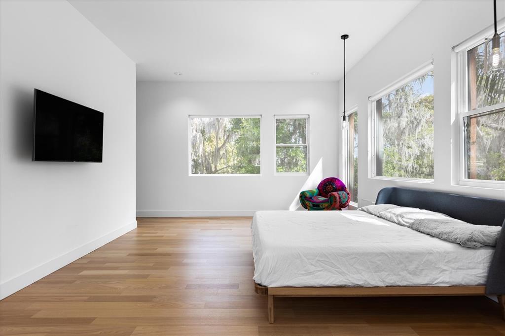 3807 S SEMORAN BOULEVARD gallery image #28