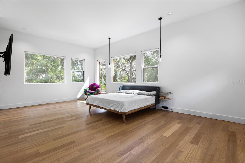 3807 S SEMORAN BOULEVARD gallery image #29