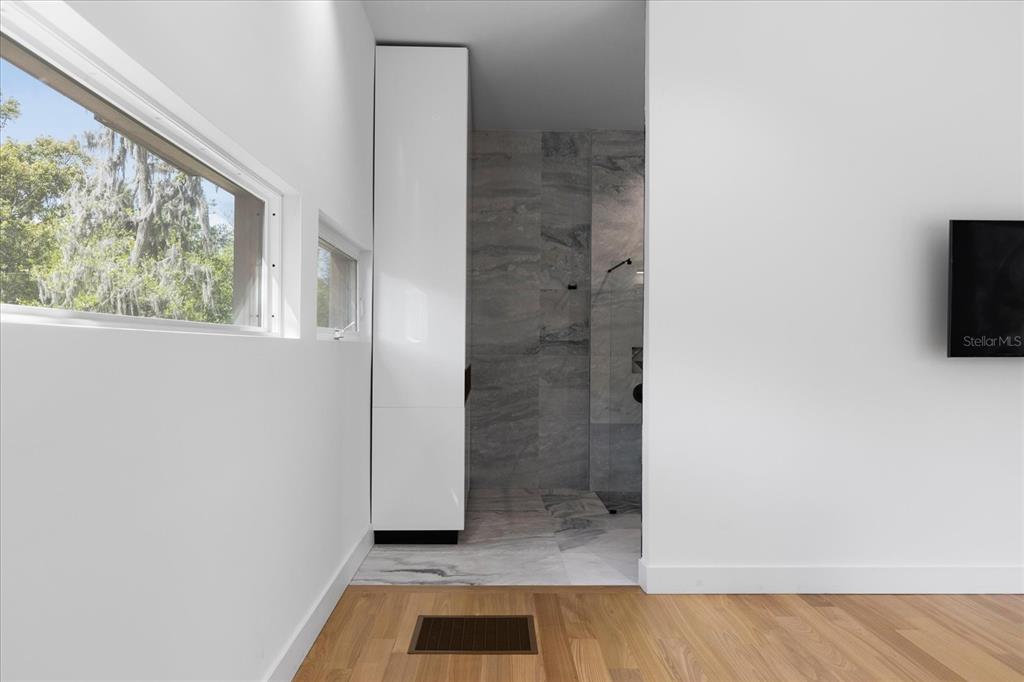 3807 S SEMORAN BOULEVARD gallery image #30